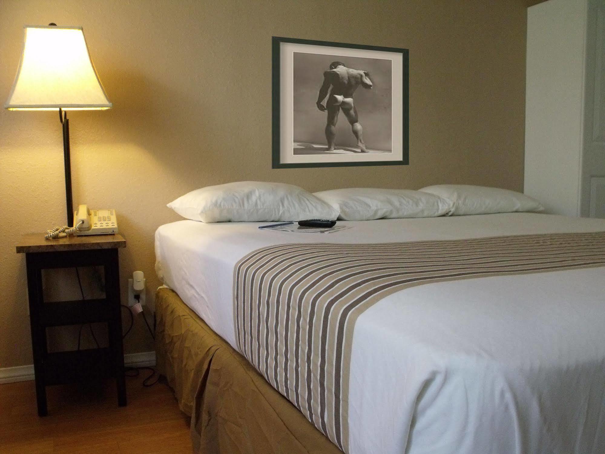 Ccbc Resort Hotel - A Gay Men'S Resort Cathedral City Eksteriør bilde